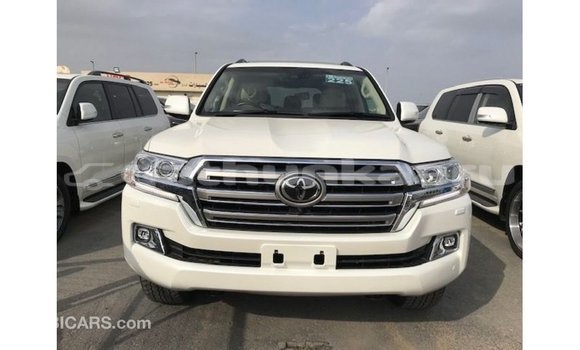 Buy Import Toyota Land Cruiser White Car in Import - Dubai in Baa Buy Import Toyota Land Cruiser White Car in Import - Dubai in Baa