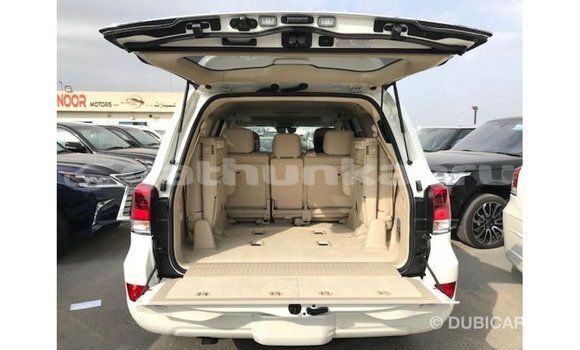 Buy Import Toyota Land Cruiser White Car in Import - Dubai in Baa Buy Import Toyota Land Cruiser White Car in Import - Dubai in Baa