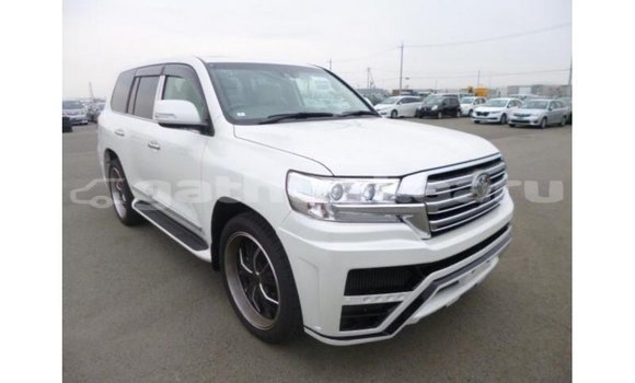 Buy Import Toyota Land Cruiser White Car in Import - Dubai in Baa Buy Import Toyota Land Cruiser White Car in Import - Dubai in Baa