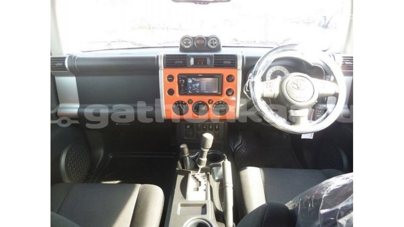 Big with watermark toyota fj cruiser baa import dubai 2426