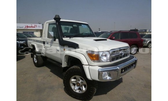 Buy Import Toyota Land Cruiser White Car in Import - Dubai in Baa Buy Import Toyota Land Cruiser White Car in Import - Dubai in Baa