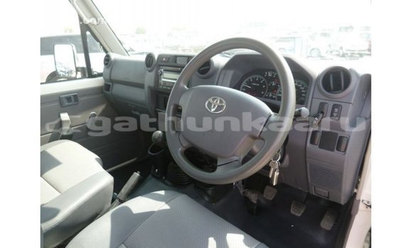Buy Import Toyota Land Cruiser White Car in Import - Dubai in Baa Buy Import Toyota Land Cruiser White Car in Import - Dubai in Baa