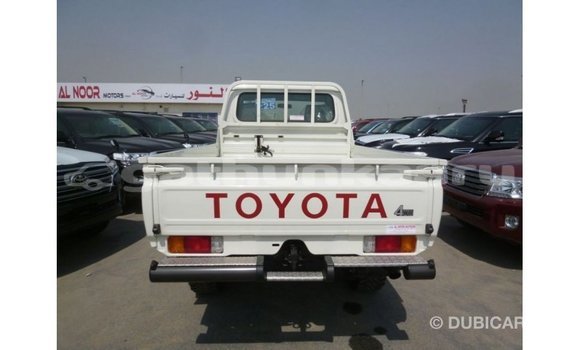 Buy Import Toyota Land Cruiser White Car in Import - Dubai in Baa Buy Import Toyota Land Cruiser White Car in Import - Dubai in Baa