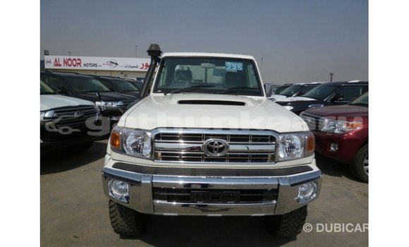 Buy Import Toyota Land Cruiser White Car in Import - Dubai in Baa Buy Import Toyota Land Cruiser White Car in Import - Dubai in Baa