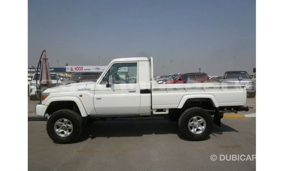 Buy Import Toyota Land Cruiser White Car in Import - Dubai in Baa Buy Import Toyota Land Cruiser White Car in Import - Dubai in Baa