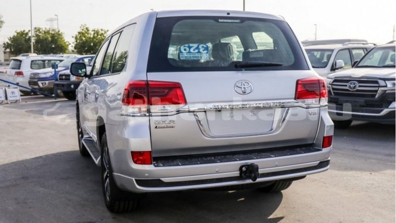 Big with watermark toyota land cruiser baa import dubai 2430