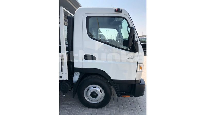 Big with watermark mitsubishi carisma baa import dubai 2441