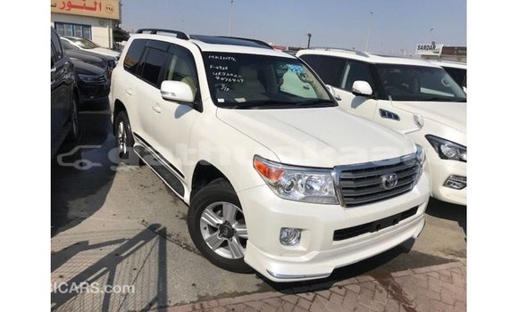 Buy Import Toyota Land Cruiser White Car in Import - Dubai in Baa Buy Import Toyota Land Cruiser White Car in Import - Dubai in Baa