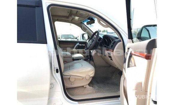 Buy Import Toyota Land Cruiser White Car in Import - Dubai in Baa Buy Import Toyota Land Cruiser White Car in Import - Dubai in Baa