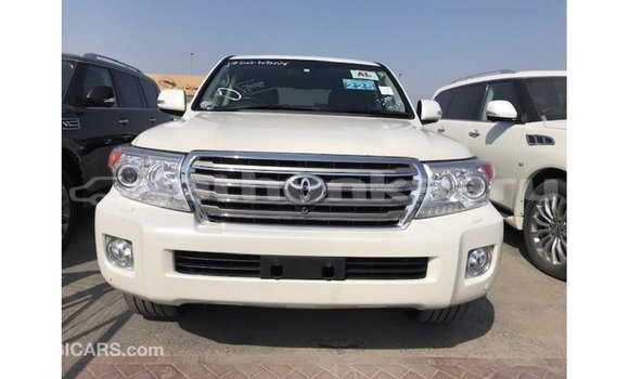 Buy Import Toyota Land Cruiser White Car in Import - Dubai in Baa Buy Import Toyota Land Cruiser White Car in Import - Dubai in Baa