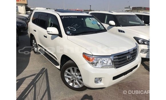 Buy Import Toyota Land Cruiser White Car in Import - Dubai in Baa Buy Import Toyota Land Cruiser White Car in Import - Dubai in Baa