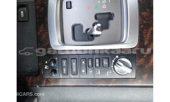 Buy Import Toyota Land Cruiser White Car in Import - Dubai in Baa Buy Import Toyota Land Cruiser White Car in Import - Dubai in Baa