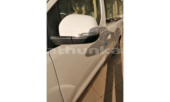 Buy Import Hyundai Accent White Car in Import - Dubai in Baa Buy Import Hyundai Accent White Car in Import - Dubai in Baa