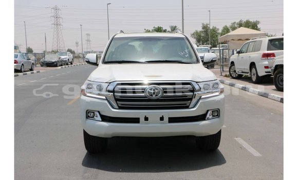 Buy Import Toyota Land Cruiser White Car in Import - Dubai in Baa Buy Import Toyota Land Cruiser White Car in Import - Dubai in Baa