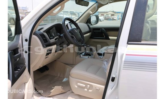 Buy Import Toyota Land Cruiser White Car in Import - Dubai in Baa Buy Import Toyota Land Cruiser White Car in Import - Dubai in Baa