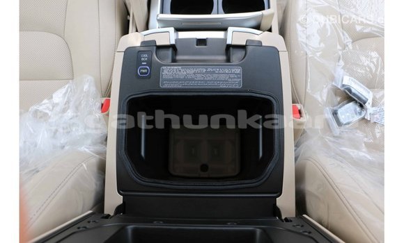 Buy Import Toyota Land Cruiser White Car in Import - Dubai in Baa Buy Import Toyota Land Cruiser White Car in Import - Dubai in Baa