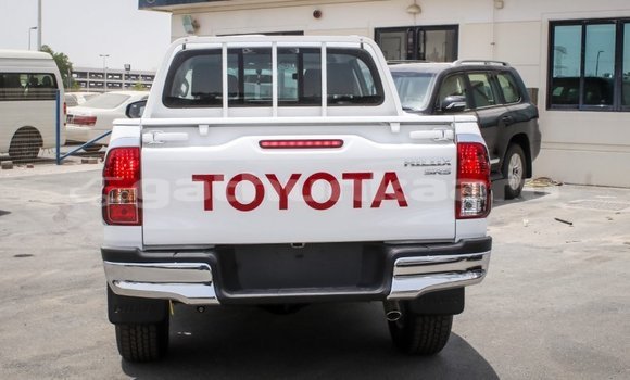 Buy Import Toyota Hilux White Car in Import - Dubai in Baa Buy Import Toyota Hilux White Car in Import - Dubai in Baa