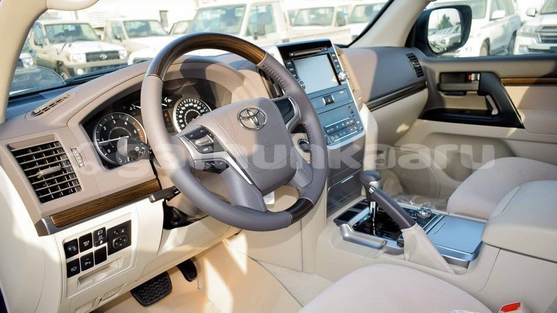 Big with watermark toyota land cruiser baa import dubai 2474