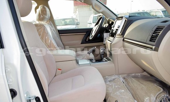 Buy Import Toyota Land Cruiser White Car in Import - Dubai in Baa Buy Import Toyota Land Cruiser White Car in Import - Dubai in Baa