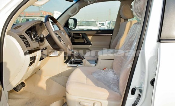 Buy Import Toyota Land Cruiser White Car in Import - Dubai in Baa Buy Import Toyota Land Cruiser White Car in Import - Dubai in Baa