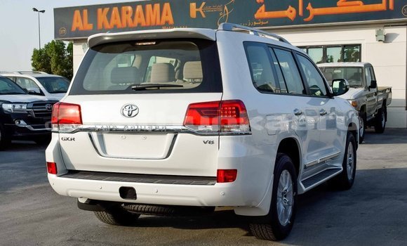 Buy Import Toyota Land Cruiser White Car in Import - Dubai in Baa Buy Import Toyota Land Cruiser White Car in Import - Dubai in Baa