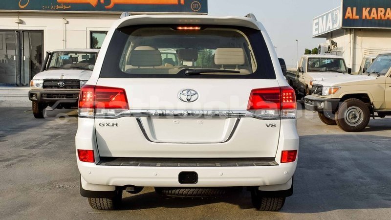 Big with watermark toyota land cruiser baa import dubai 2474