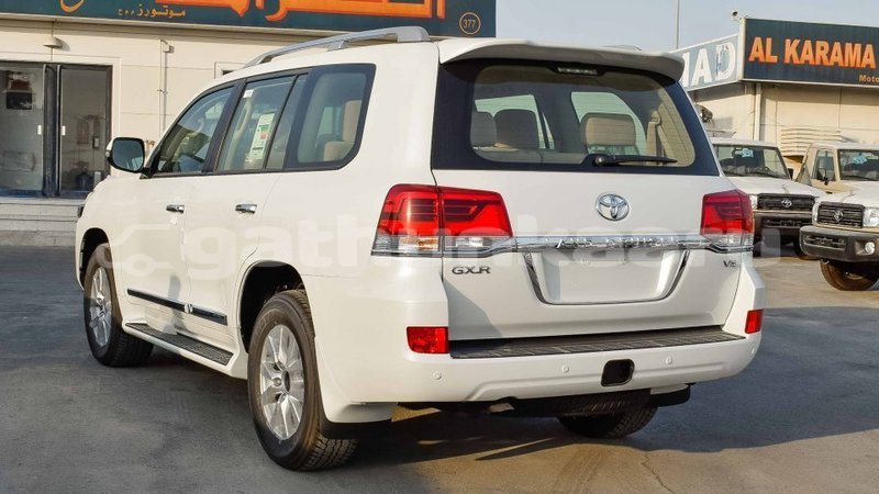 Big with watermark toyota land cruiser baa import dubai 2474