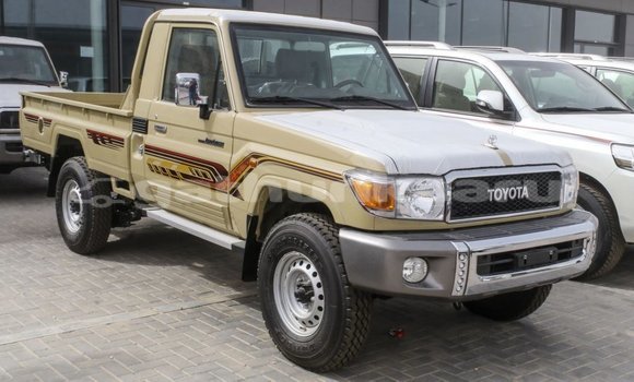 Buy Import Toyota Land Cruiser Beige Car in Import - Dubai in Baa Buy Import Toyota Land Cruiser Beige Car in Import - Dubai in Baa