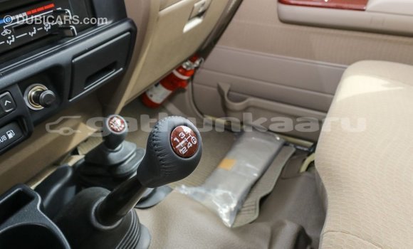 Buy Import Toyota Land Cruiser Beige Car in Import - Dubai in Baa Buy Import Toyota Land Cruiser Beige Car in Import - Dubai in Baa
