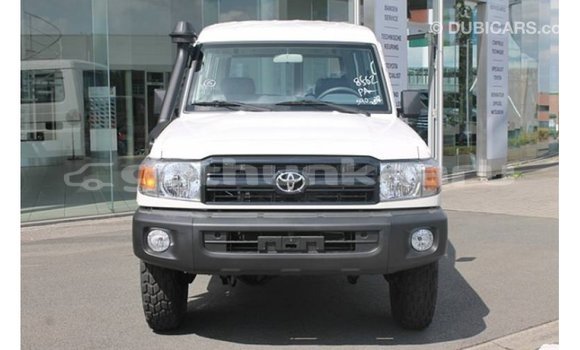 Buy Import Toyota Land Cruiser White Car in Import - Dubai in Baa Buy Import Toyota Land Cruiser White Car in Import - Dubai in Baa
