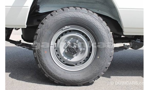 Buy Import Toyota Land Cruiser White Car in Import - Dubai in Baa Buy Import Toyota Land Cruiser White Car in Import - Dubai in Baa