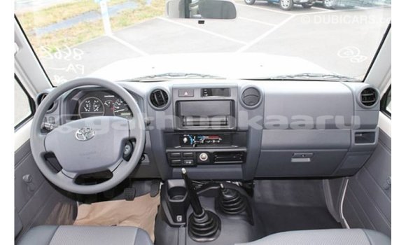 Buy Import Toyota Land Cruiser White Car in Import - Dubai in Baa Buy Import Toyota Land Cruiser White Car in Import - Dubai in Baa