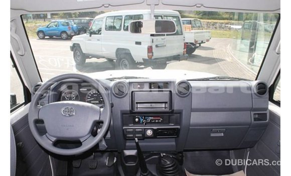 Buy Import Toyota Land Cruiser White Car in Import - Dubai in Baa Buy Import Toyota Land Cruiser White Car in Import - Dubai in Baa