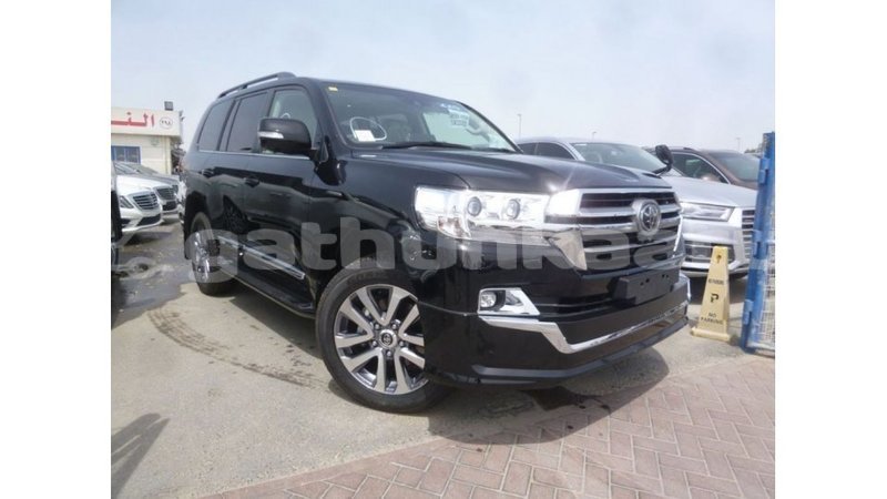 Big with watermark toyota land cruiser baa import dubai 2486