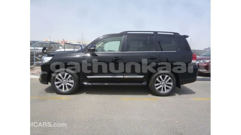Big with watermark toyota land cruiser baa import dubai 2486