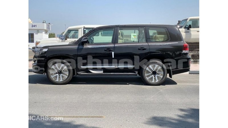 Big with watermark toyota land cruiser baa import dubai 2487