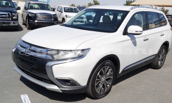Buy Import Mitsubishi Outlander White Car in Import - Dubai in Baa Buy Import Mitsubishi Outlander White Car in Import - Dubai in Baa
