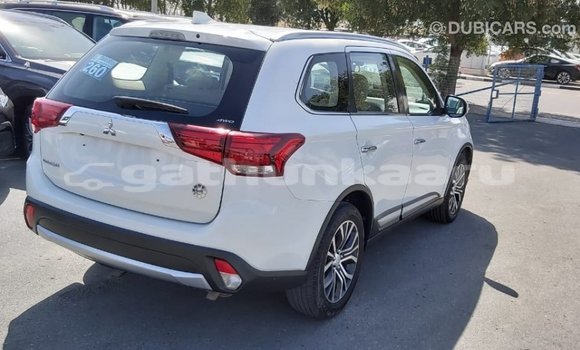Buy Import Mitsubishi Outlander White Car in Import - Dubai in Baa Buy Import Mitsubishi Outlander White Car in Import - Dubai in Baa