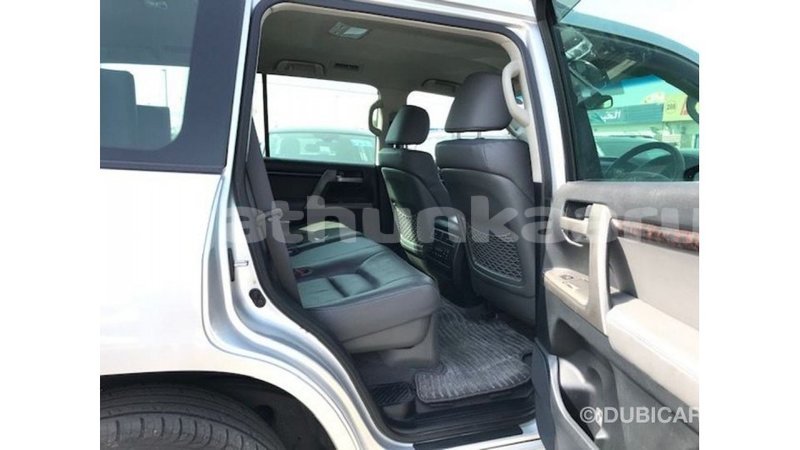 Big with watermark toyota land cruiser baa import dubai 2490