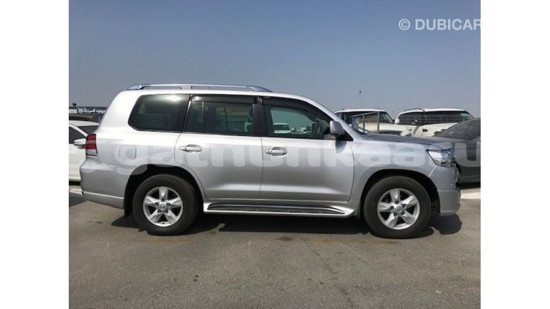 Big with watermark toyota land cruiser baa import dubai 2490