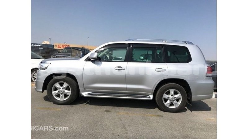 Big with watermark toyota land cruiser baa import dubai 2490