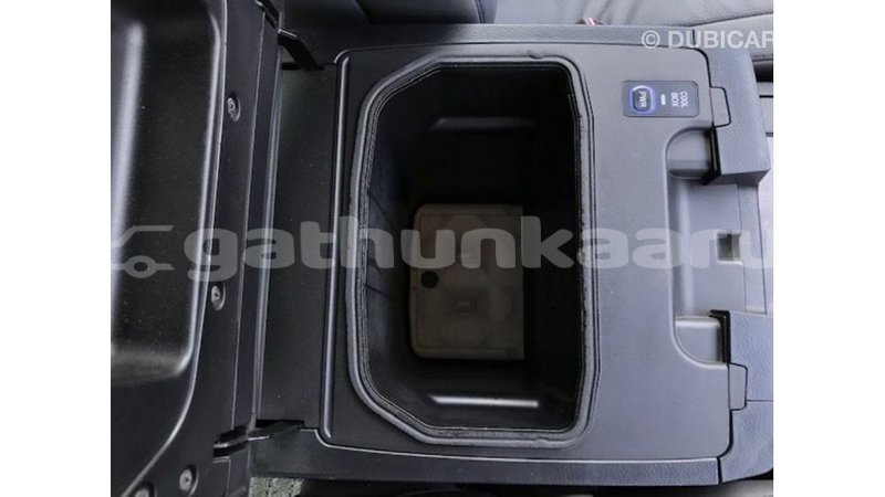 Big with watermark toyota land cruiser baa import dubai 2490