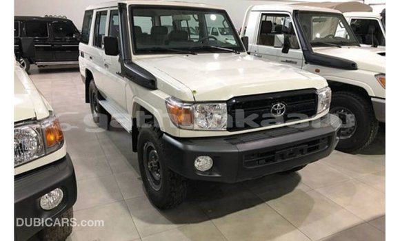 Buy Import Toyota Land Cruiser White Car in Import - Dubai in Baa Buy Import Toyota Land Cruiser White Car in Import - Dubai in Baa