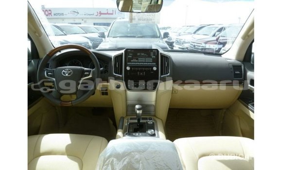 Buy Import Toyota Land Cruiser White Car in Import - Dubai in Baa Buy Import Toyota Land Cruiser White Car in Import - Dubai in Baa