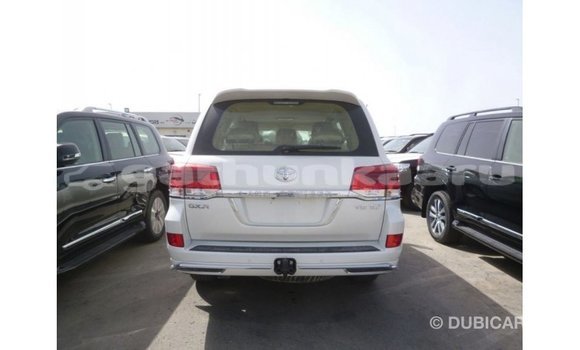 Buy Import Toyota Land Cruiser White Car in Import - Dubai in Baa Buy Import Toyota Land Cruiser White Car in Import - Dubai in Baa