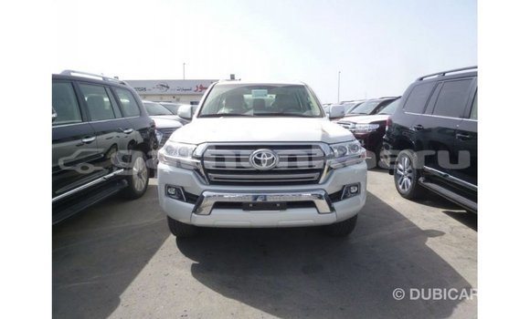 Buy Import Toyota Land Cruiser White Car in Import - Dubai in Baa Buy Import Toyota Land Cruiser White Car in Import - Dubai in Baa