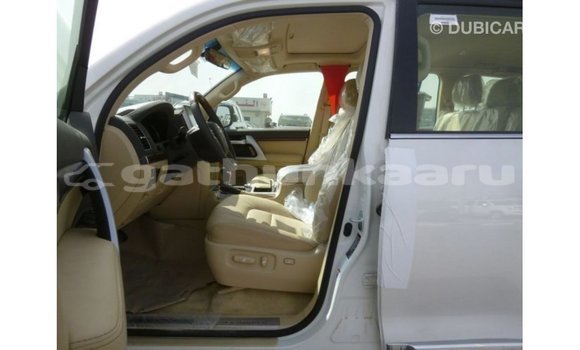 Buy Import Toyota Land Cruiser White Car in Import - Dubai in Baa Buy Import Toyota Land Cruiser White Car in Import - Dubai in Baa