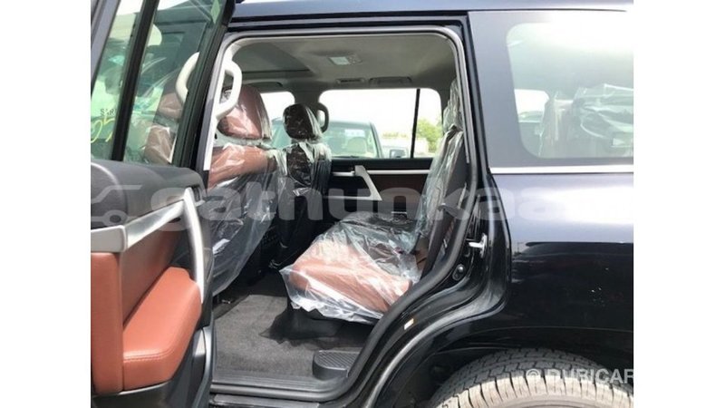 Big with watermark toyota land cruiser baa import dubai 2503