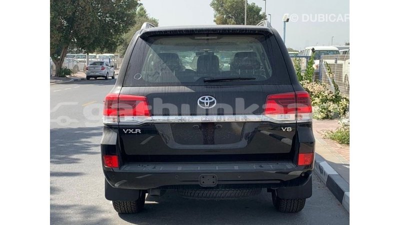 Big with watermark toyota land cruiser baa import dubai 2515