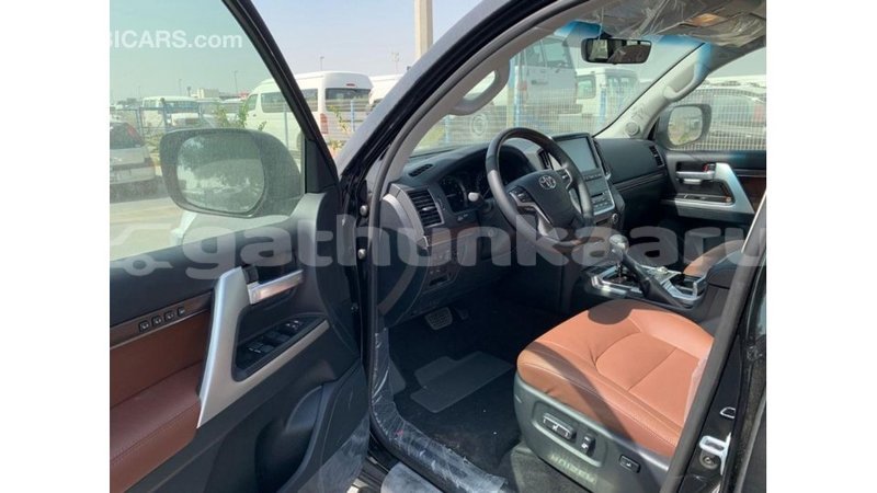 Big with watermark toyota land cruiser baa import dubai 2515